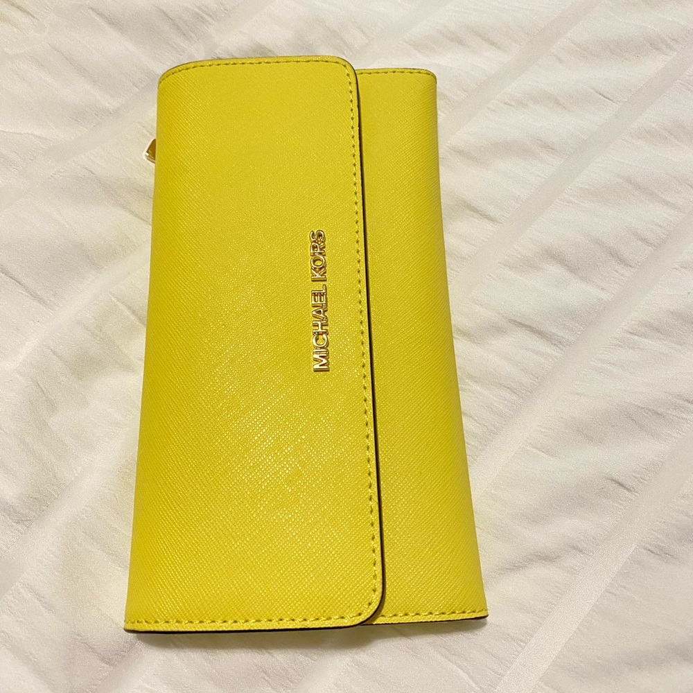 Michael Kors LG Trifold Wallet